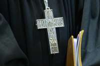 Епископ написал заявление об отставке из-за ссоры между его близкими, которая чуть не закончилась дракой