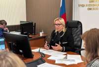 Супруг главы Министерства труда Омской области Евгений Варнавский выплачивал работникам зарплату, которая была ниже минимального размера оплаты труда