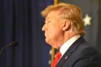 Трамп предложил разместить миротворцев в Украине и оценил сделку с Зеленским в 1 триллион долларов