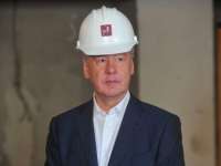 Собянин жалуется, что пожилые люди его не слушают и выходят из дома