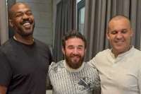 Как чемпион UFC Джон Джонс \