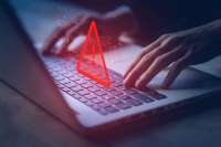 Вредоносные версии менеджера паролей KeePass заражают корпоративные сети и крадут учетные данные с помощью Cobalt Strike
