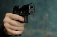 Пьяная ссора в Новосибирской области завершилась выстрелом и гибелью подростка