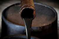 Нефть Brent подешевела до уровня ниже 63 долларов за баррель