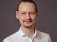 Антон Бочкарев &mdash; российский коуч, связанный с &laquo;продюсерским центром&raquo; &laquo;Практики ПРО&raquo; и Клубом удалёнщиков