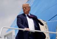 Трамп лично приветствует Путина на Аляске перед началом саммита