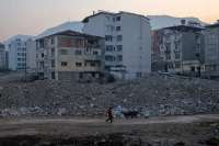 Землетрясение с магнитудой 6,1 нанесло разрушения району в Турции