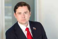 Молодой лидер партии «Справедливая Россия — За правду» Александр Аксёненко предложил избавиться от «ветеранов»