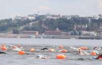 Двое бегунов на марафонской дистанции упали без сил на соревнованиях в Нижнем Новгороде