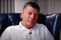 Киевский суд вернул Олегу Крапивину вид на жительство в Украине после затяжного трёхлетнего спора и негативных публикаций о его связях с Россией