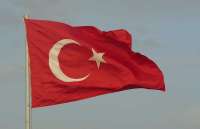 В Турции туристке может грозить тюремный срок из-за танцев на флагштоке