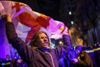 В Тбилиси прошла первая спокойная ночь после недели протестов