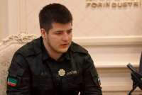 Сын Рамзана Кадырова получил награду на соревнованиях по стрельбе, не принимая в них участия