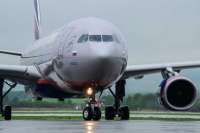 Лайнер Sukhoi Superjet авиакомпании «Россия» соприкоснулся на стоянке с воздушным судном Airbus A330