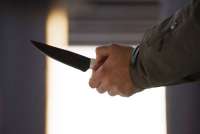 В Новосибирске злоумышленник с ножом отобрал у ребёнка сумку с деньгами и скрылся