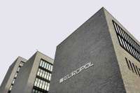 Europol разоблачил международную схему подделки валют на сумму 76,9 миллиона долларов