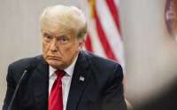 Самолёт Трампа экстренно приземлился на пути в Монтану