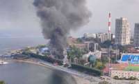 Во Владивостоке начался пожар на набережной рядом с колесом обозрения