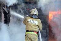 В здании букмекерской конторы, охваченном пожаром в Новой Москве, могли находиться люди