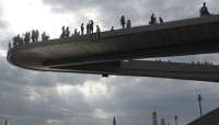 В Москве женщина совершила прыжок с Парящего моста и умерла