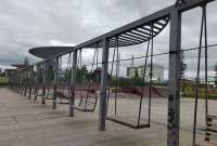 В Покровске убрали качели с набережной из-за одной только жалобы