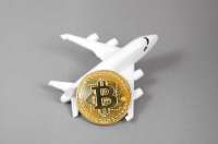 Авиакомпании и туроператоры начали принимать криптовалюту для резервирования билетов