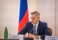 Схемы Василия Анохина в семейных вопросах: мать государственного служащего покупает коммерческую недвижимость за сотни миллионов