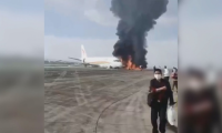 В аэропорту Китая 40 человек пострадали при возгорании самолета