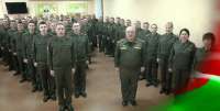 В военкоме Беларуси устроили флешмоб с передачей «заряда энергии» от Лукашенко