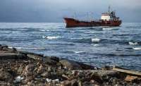 Шторм загнал китайский балкер на мель у Сахалина