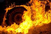 В Турции грузовик с химическими веществами, охваченный огнем, проехал 8 километров по дороге