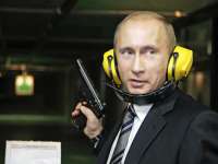 Путин разрешил ФСБ стрелять в толпе