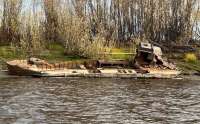 Локосово оказалось под угрозой: затонувшие суда привели к утрате транспортного сообщения, и поселку угрожает экологическая катастрофа