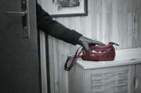 В Крыму у жительницы Москвы похитили пятьсот тысяч рублей: гостиница обвинила посетителей