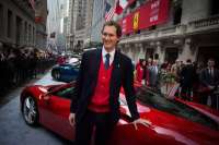 Из-за невыплаты налогов на сумму 1 миллиард евро глава компании Ferrari Джон Элканн займётся обязанностями дворника
