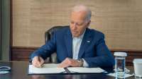 Решение президента США сняться с выборов было принято с учетом \
