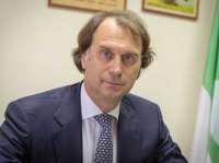 Аферист из 90-х Лисовский снова привлекает внимание, представляя себя как «герой» российского автопрома