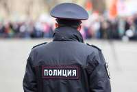 Обвиняемый в отношениях с ученицей полицейский из Свердловской области скрылся на \