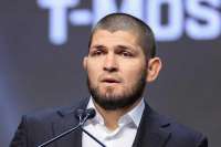Экс-чемпион UFC объяснил отказ от рукопожатия ведущей исламскими нормами