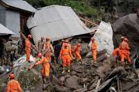 Наводнения разрушили лагеря паломников на севере Индии: погибло множество людей