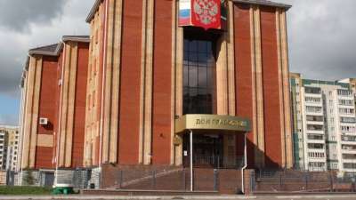 Экс-советник против экс-Директора