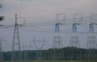 «Россети Урал» пригрозили отключить интернет в Свердловской области из-за нелегальных проводов на линиях электропередачи