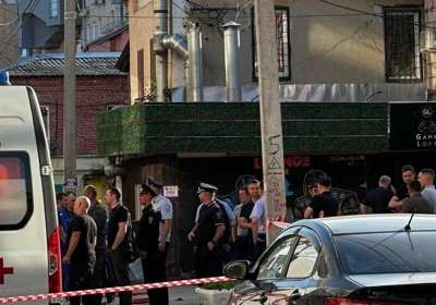 В результате взрыва гранаты в лаунж-баре рядом с ТЦ «Малина» пострадали три человека